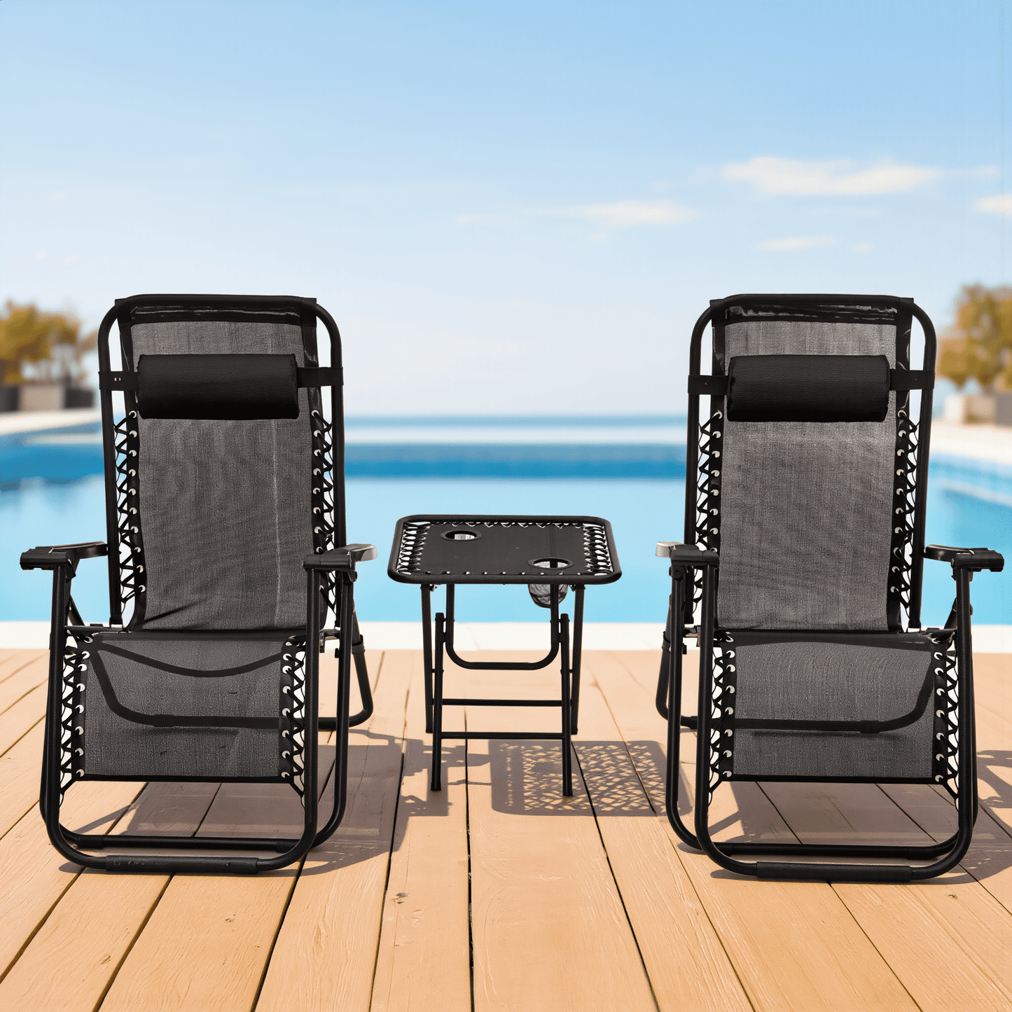 Set Relax Zero Gravity 3 Pezzi – 2 Sdraio Reclinabili + Tavolino Pieghevole con Portabicchieri
