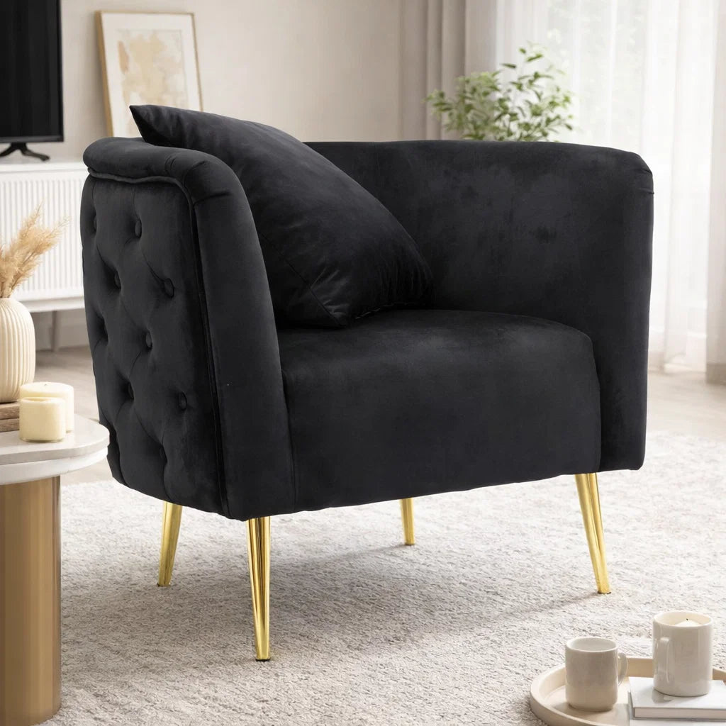 Poltrona Bucarest in velluto nero con gambe metallo dorato – 76x74x71 cm